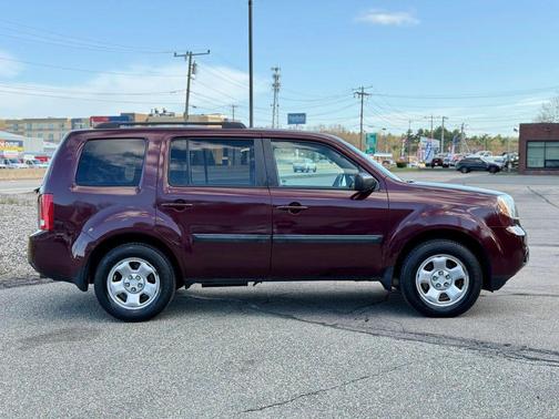 Burgundy 2015 Honda Pilot LX