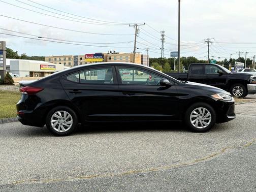 2018 Hyundai ELANTRA SE
