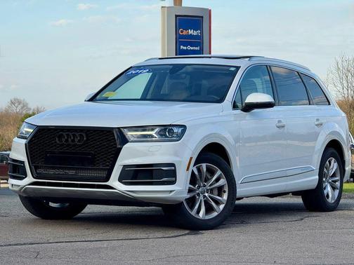 White 2019 Audi Q7 45 Premium