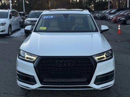 2019 Audi Q7 45 Premium
