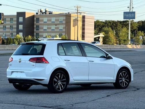 2015 Volkswagen Golf Auto TSI SE