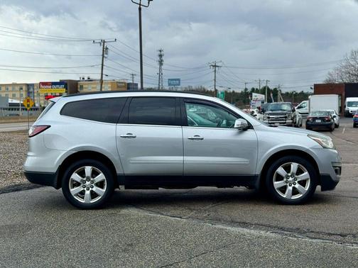 Silver Ice Metallic 2016 Chevrolet Traverse 1LT