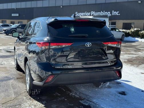 2020 Toyota Highlander LE