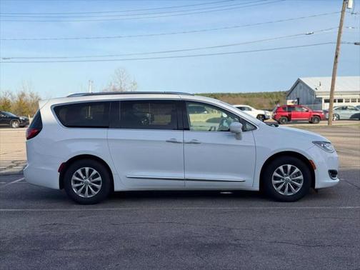 2018 Chrysler Pacifica Touring-L