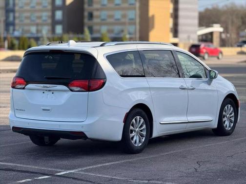 2018 Chrysler Pacifica Touring-L