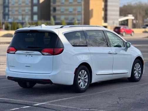 2018 Chrysler Pacifica Touring-L