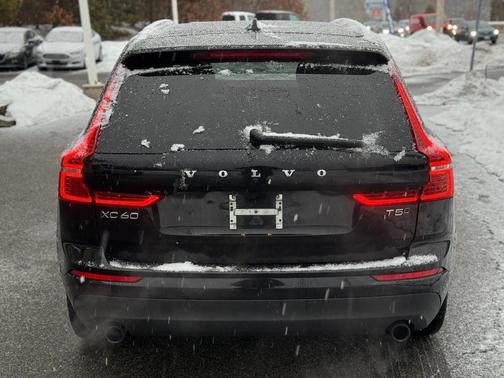 2020 Volvo XC60 T5 Momentum