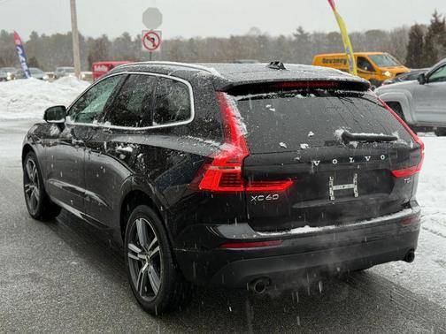 2020 Volvo XC60 T5 Momentum