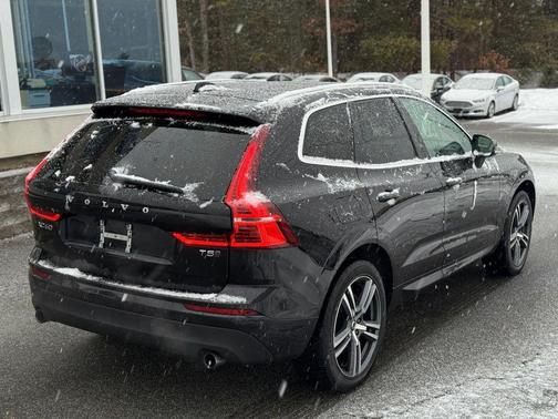 2020 Volvo XC60 T5 Momentum
