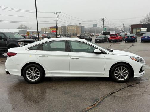 2018 Hyundai SONATA SE