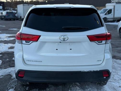 2018 Toyota Highlander LE