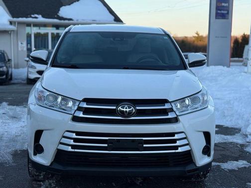 2018 Toyota Highlander LE