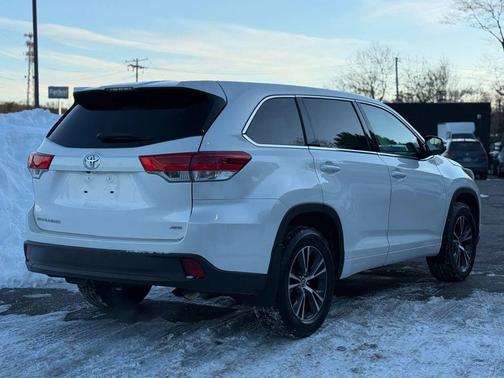 2018 Toyota Highlander LE