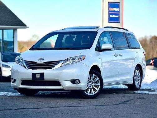 2017 Toyota Sienna XLE
