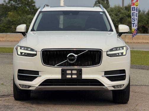 2018 Volvo XC90 T5 Momentum