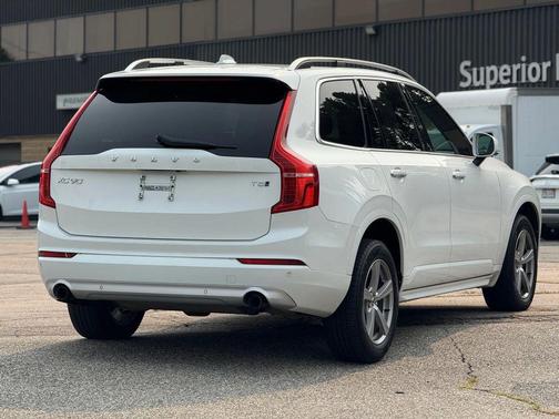 2018 Volvo XC90 T5 Momentum