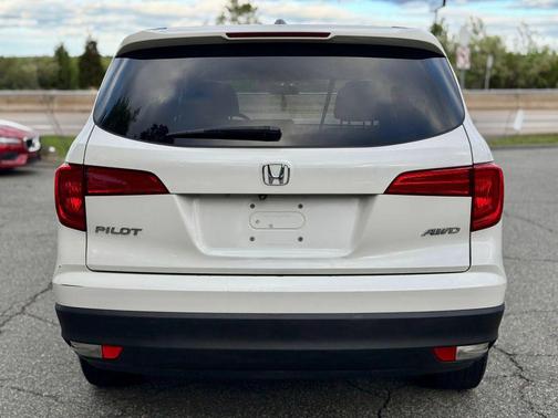 2017 Honda Pilot EX