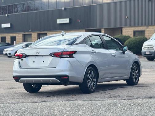 2021 Nissan Versa 1.6 SV