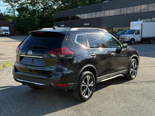 Magnetic Black Pearl 2019 Nissan Rogue SV