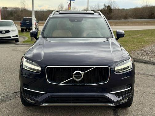 Blue 2017 Volvo XC90 T6 Momentum