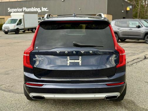 Blue 2017 Volvo XC90 T6 Momentum