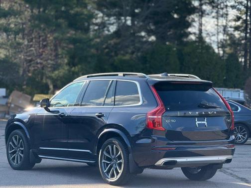 2017 Volvo XC90 T6 Momentum