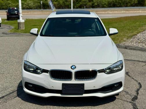 White 2016 BMW 320 i