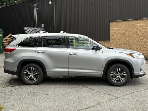 2017 Toyota Highlander LE