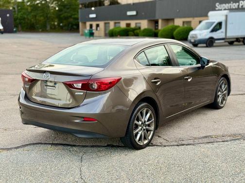 2018 Mazda Mazda3 Touring