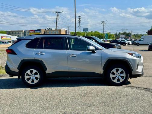 Silver Sky Metallic 2019 Toyota RAV4 LE