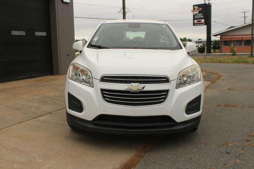 Summit White 2016 Chevrolet Trax LS