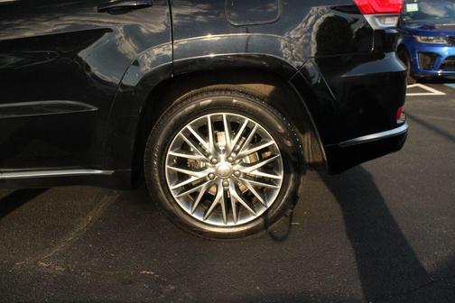 Diamond Black Crystal Pearlcoat 2018 Jeep Grand Cherokee Summit