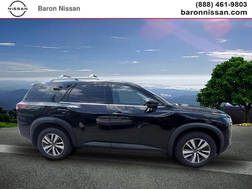 2023 Nissan Pathfinder SL