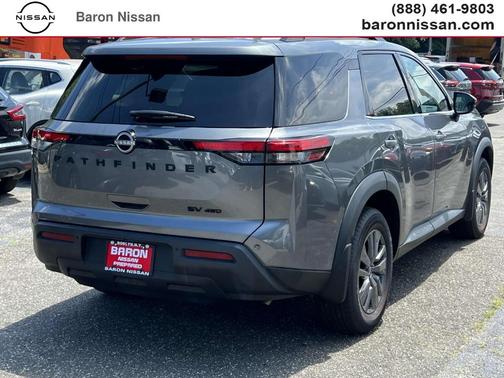 2022 Nissan Pathfinder SV