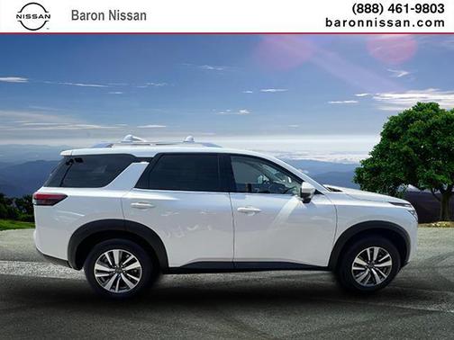2023 Nissan Pathfinder SL