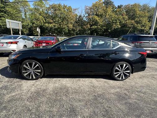 2022 Nissan Altima 2.5 SR