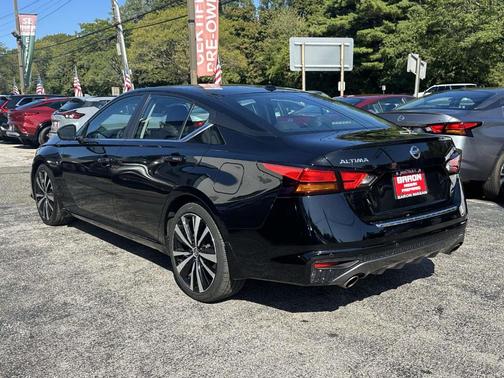 2022 Nissan Altima 2.5 SR