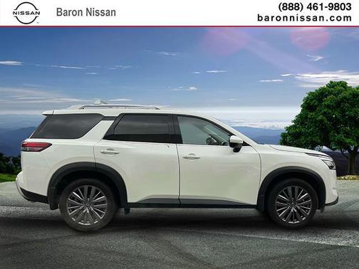2023 Nissan Pathfinder SL