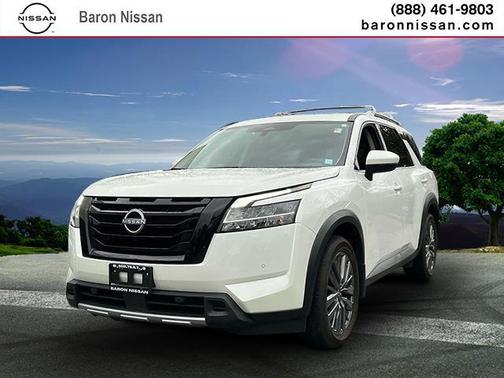 2023 Nissan Pathfinder SL