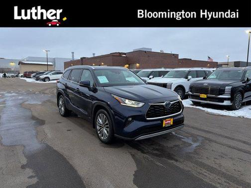 2021 Toyota Highlander Hybrid Platinum