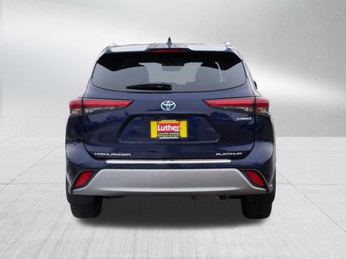 2021 Toyota Highlander Hybrid Platinum