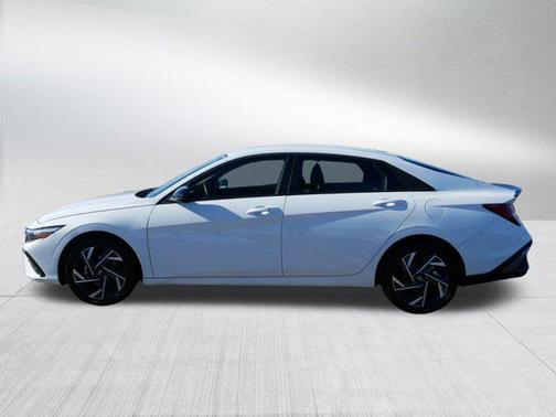 2025 Hyundai ELANTRA HEV SEL Sport