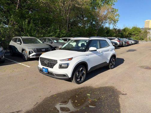 Lunar White 2026 Hyundai VENUE SEL