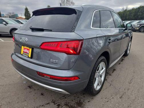 Florett Silver Metallic 2018 Audi Q5 2.0T Premium Plus