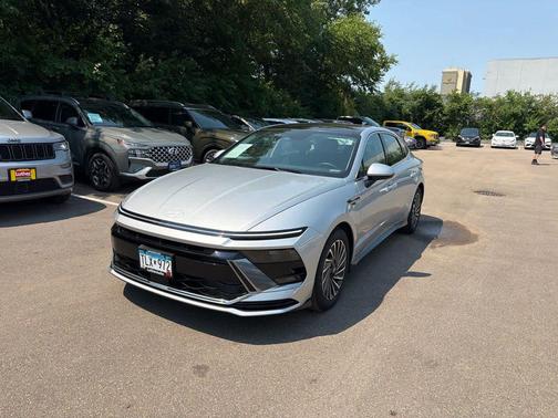 Aero Silver 2026 Hyundai SONATA Hybrid SE