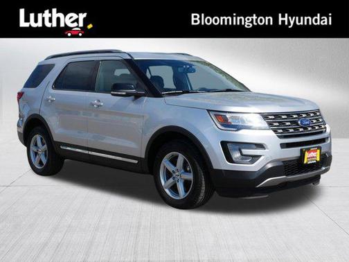 Ingot Silver Metallic 2017 Ford Explorer XLT