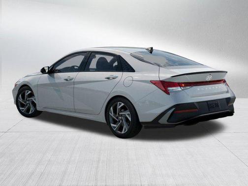 2025 Hyundai ELANTRA Sport