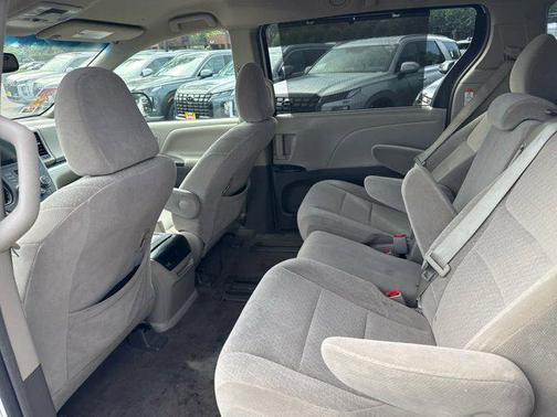 2015 Toyota Sienna LE