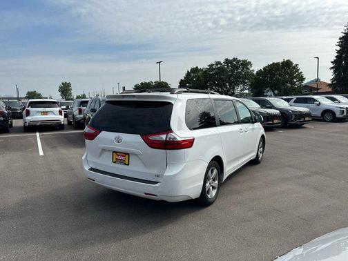 2015 Toyota Sienna LE