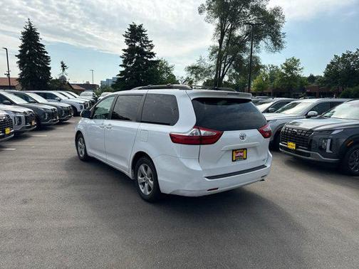 2015 Toyota Sienna LE